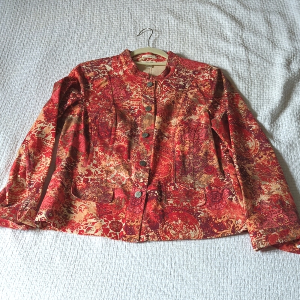 Gorgeous & Comfy Patterned Red Button Up Jacket